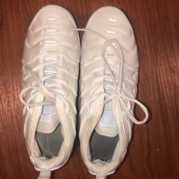 all white vapor